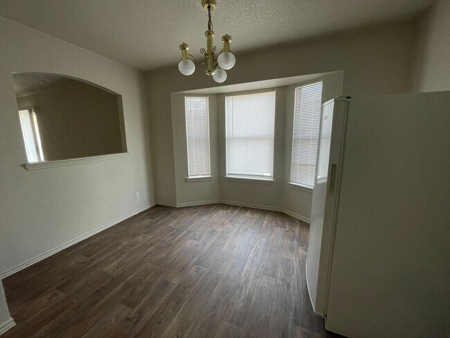 Building Photo - 4406 Hondo Dr