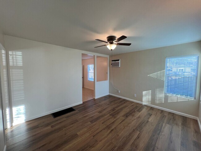Foto del edificio - Updated 2-bedroom cottage in La Loma neighborhood!