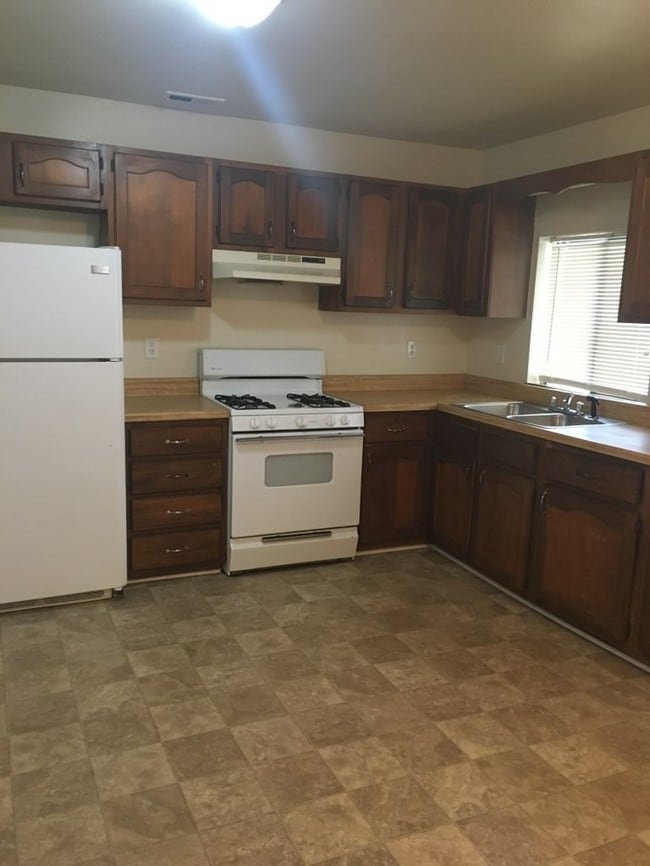 Building Photo - 2827 Breezewood Avenue, Fayetteville