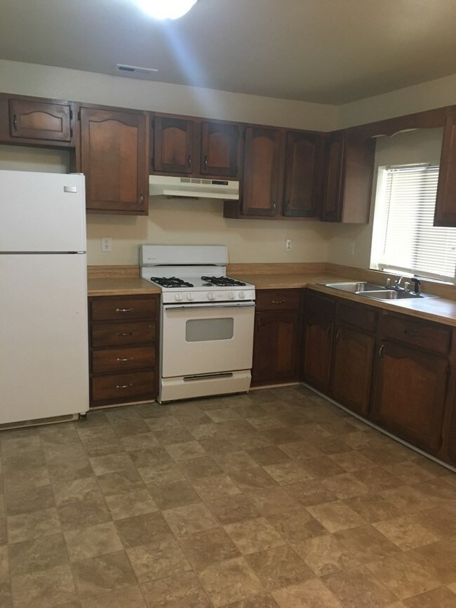 Foto del edificio - 2827 Breezewood Avenue, Fayetteville