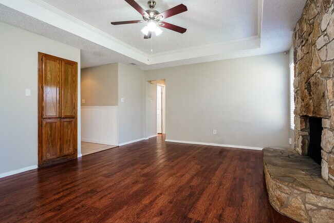 Foto del edificio - 6214 Lotus Dr