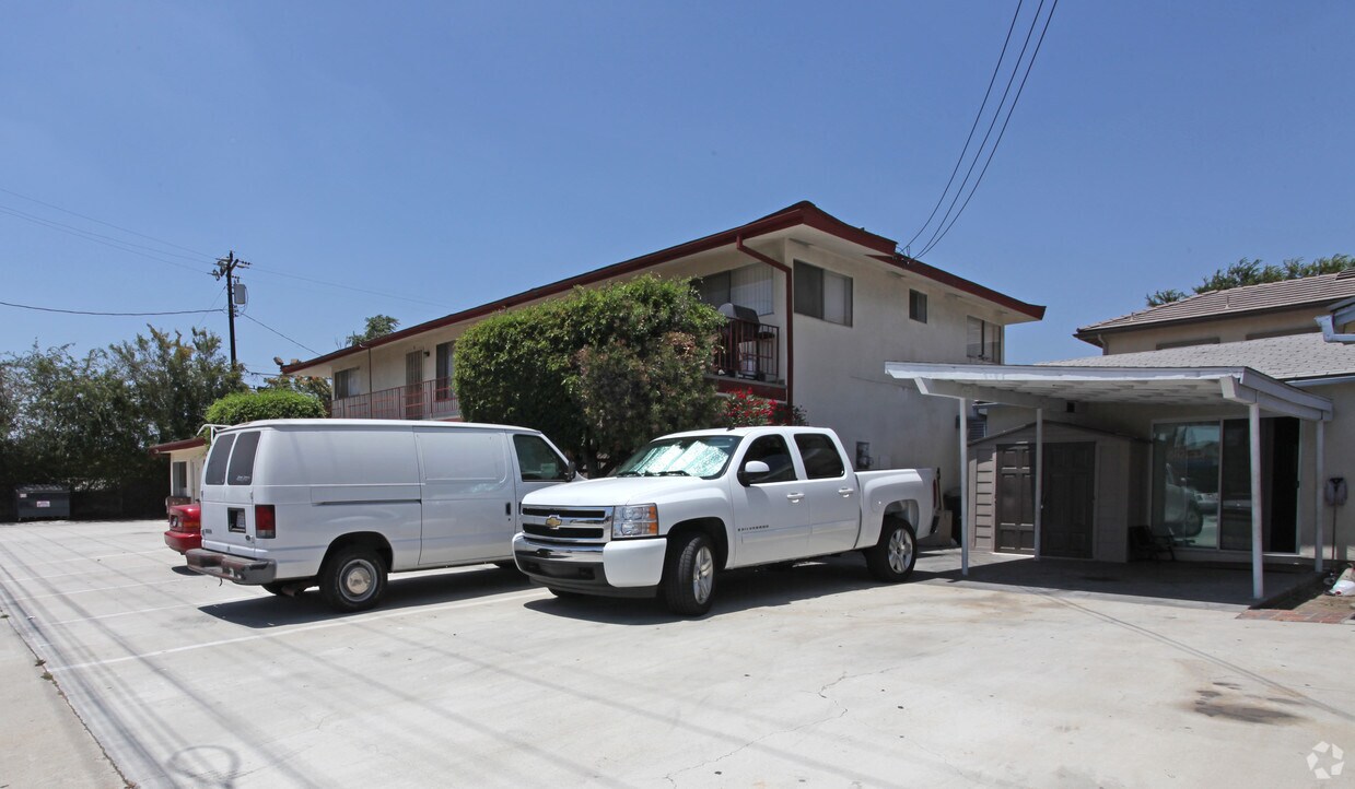 Foto del edificio - 10325 Lower Azusa Rd