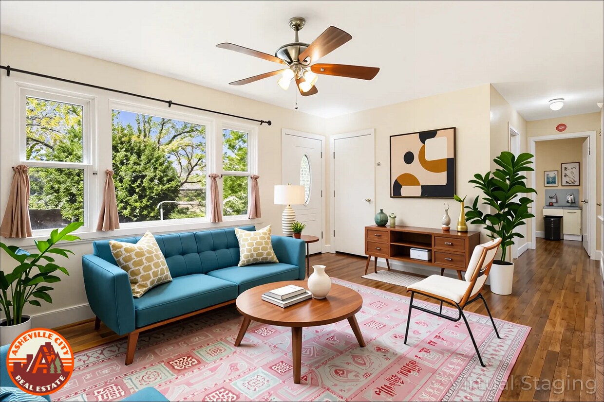 Foto principal - Sunny 2-Bedroom Home with Fenced-In Yard a...