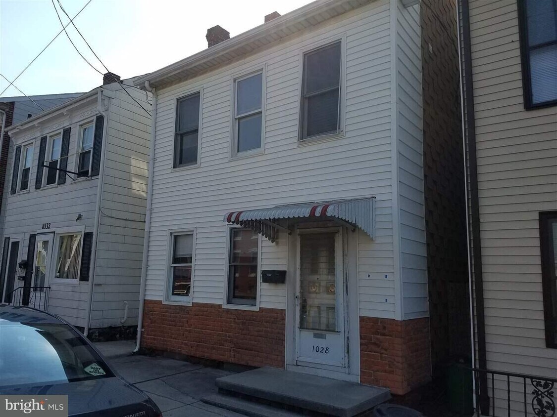 Primary Photo - 1028 E Market St
