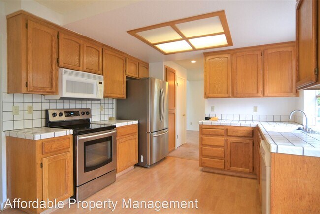Building Photo - 3 br, 2.5 bath House - 34198 Tony Terrace