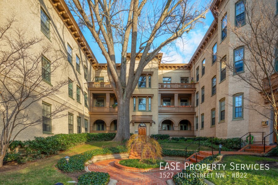 Foto principal - 1527 30th St NW