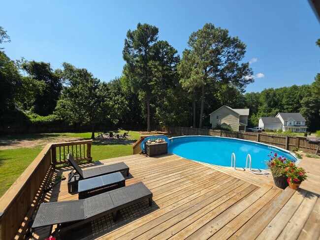 Building Photo - 247 Valley View Ct