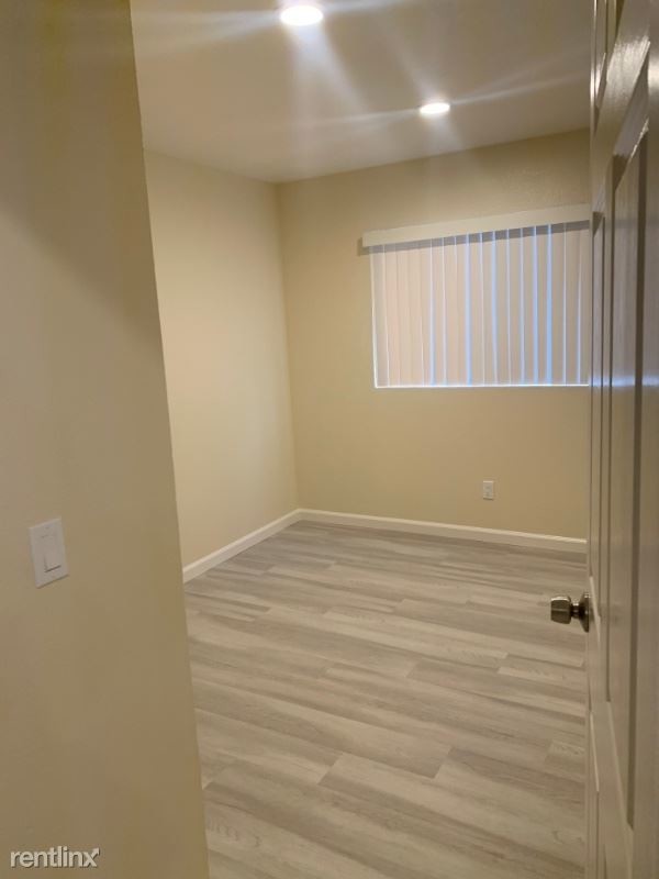 Building Photo - 9648 Winter Gardens Blvd