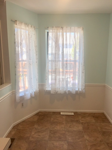 EIK - Eat-In-Kitchen - 96 Leeward Ln
