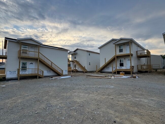 Building Photo - Sunrise Suites Apartments