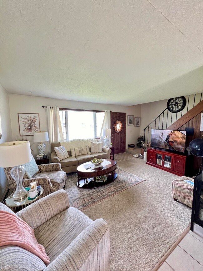 Foto del edificio - AVAILABLE MAY - Large 2 Bedroom Apartment!