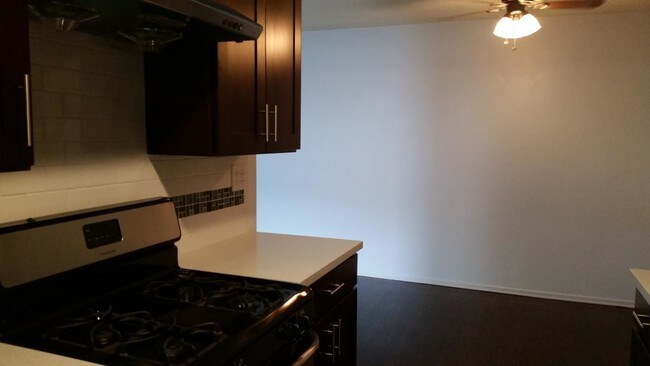 Foto del edificio - 7521 Norton Ave