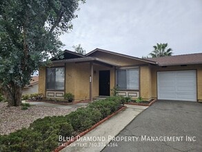 Building Photo - 1615 Peacock Blvd