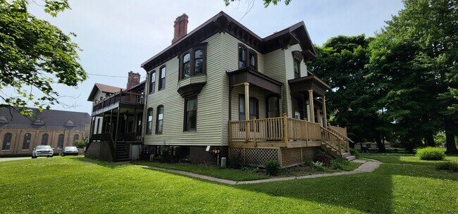 515 Maple Street - 515 Maple St