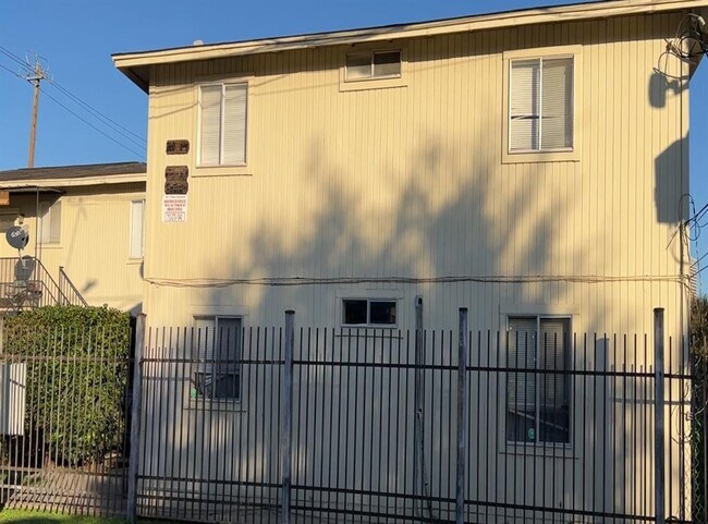 Building Photo - 1519 Robin St