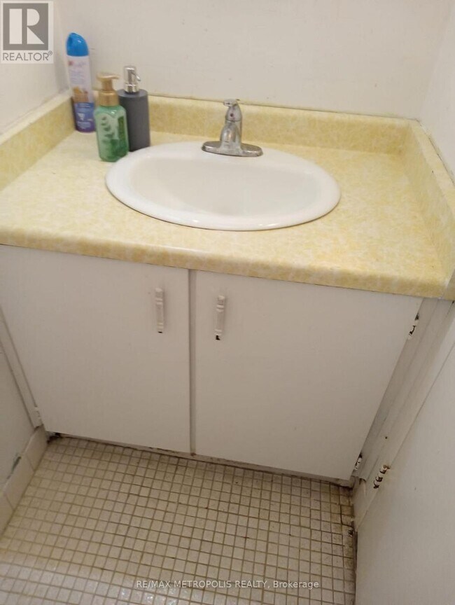 Photo du bâtiment - 25 Sunrise Ave