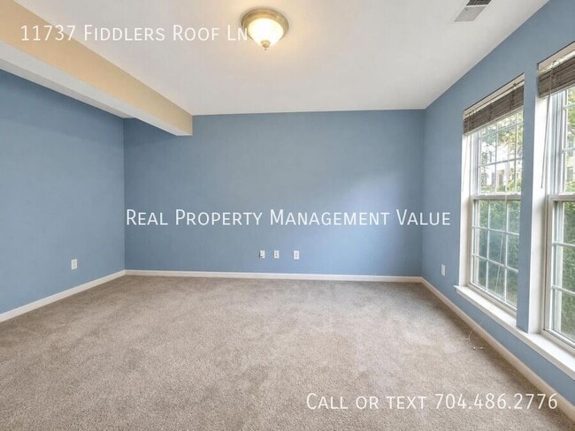 Building Photo - 11737 Fiddlers Roof Ln