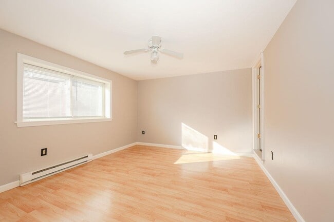 Building Photo - 128 Loudon Rd