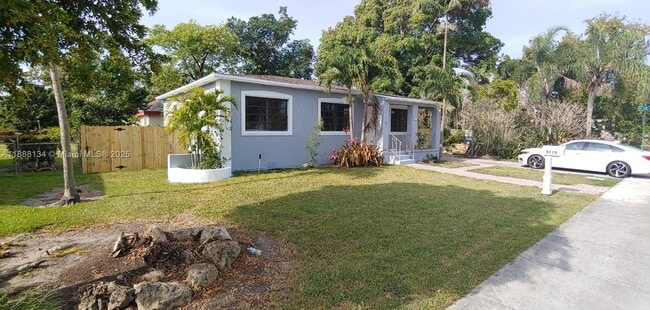 Foto del edificio - 5770 SW 62nd Terrace
