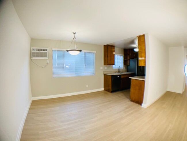 Building Photo - 12756 Caswell Ave