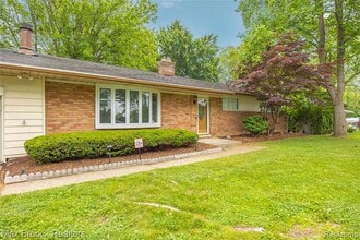 Building Photo - 6695 Lahser Rd