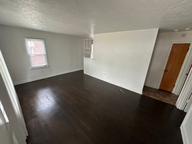 Photo - 3 Bed/ 1.5 Bath House