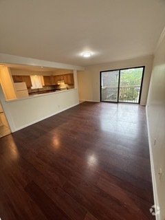 Building Photo - 904 Meadow Woods Ln