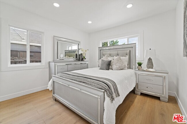 Foto del edificio - 11863 Avalon Blvd