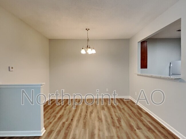 Building Photo - 8611 Thomas Ln