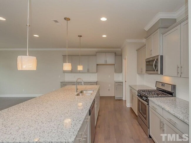 Building Photo - MULTIPLE APPLICATIONS RECEIVED! Welcome to...