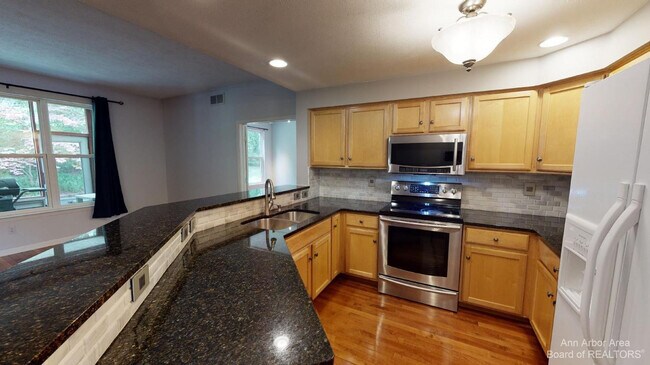 Foto del edificio - 1408 Fox Pointe Cir
