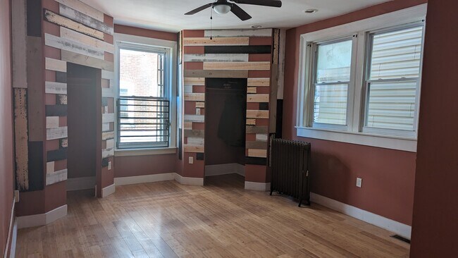 Rear King size bedroom - 1846 N 19th St