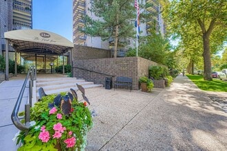 Building Photo - 460 S Marion St Pkwy
