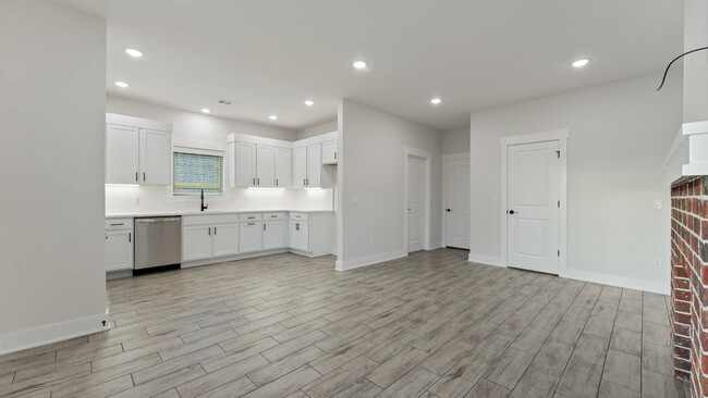 Foto del edificio - Delightful 3-bedroom residence featuring 2...