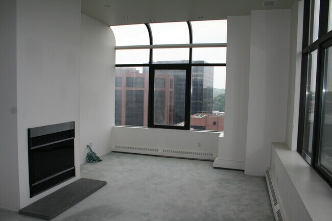 Living rm - 4 Martine Ave