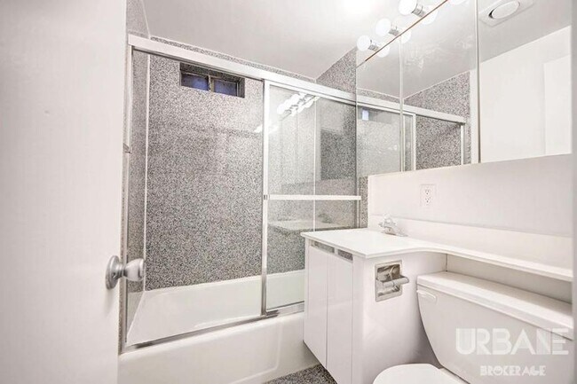 Foto del edificio - 0 bedroom in NEW YORK NY 10014