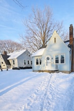 Building Photo - 722 Frank St