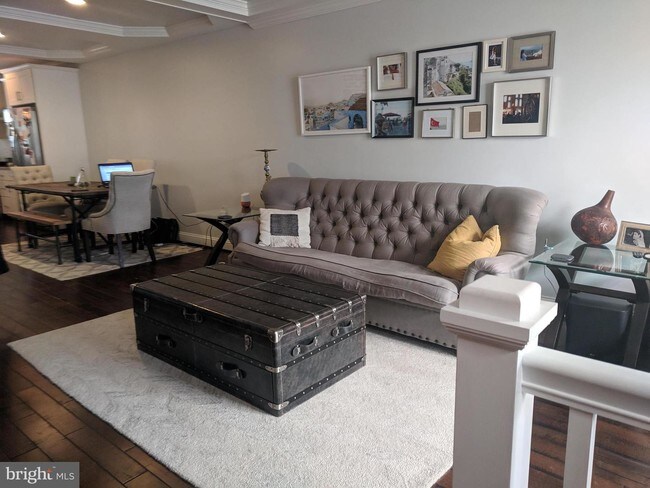 Foto del edificio - 3708 Hudson St