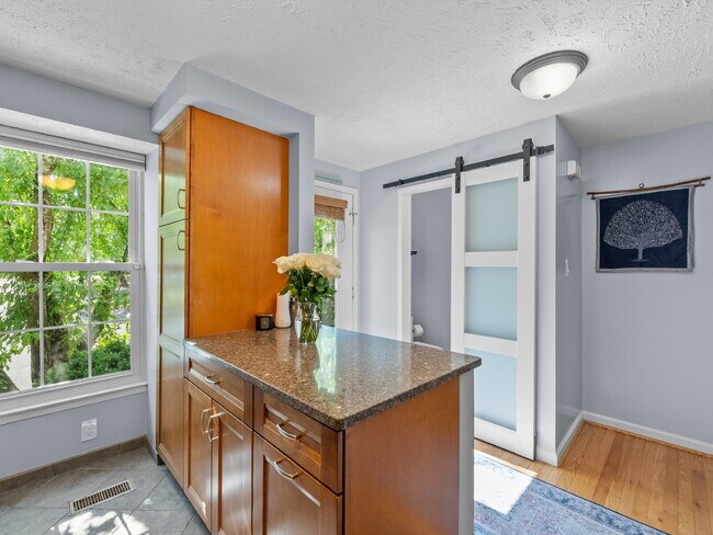 Foto del edificio - 1636 Fieldthorn Dr