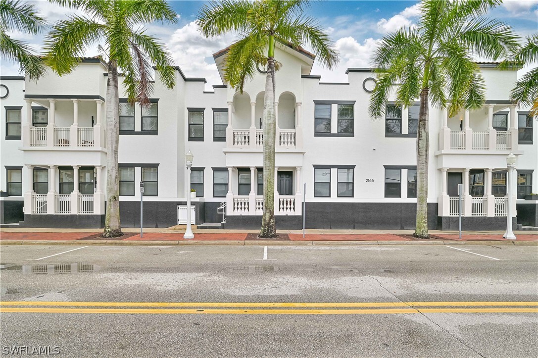 2165 W First St, Fort Myers, Fl 33901 - Townhome Rentals In Fort Myers 