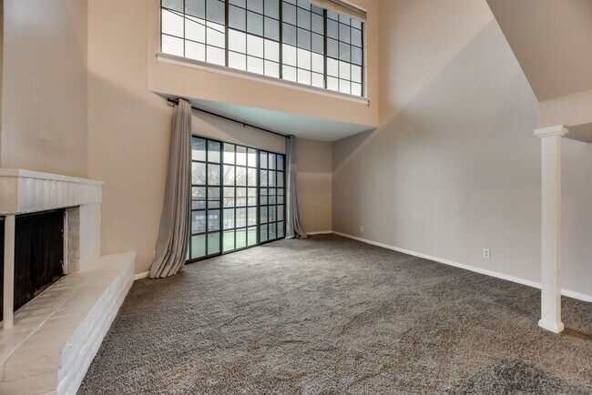 Building Photo - Chandler Landing Gem