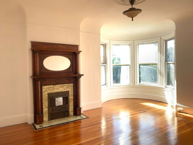 Front Parlor/Office/Rec Room - 22 Steiner St