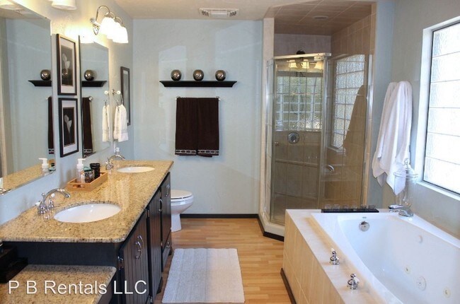 Foto del edificio - 543 Ketch Creek Dr