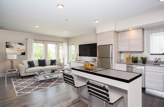 Building Photo - 60 Howard St