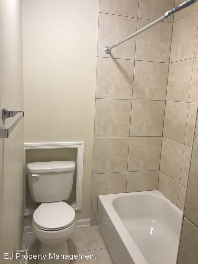 Building Photo - 3850 W Girard Ave