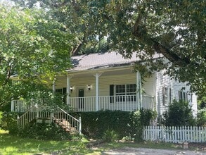 Building Photo - 123 Pond Dr