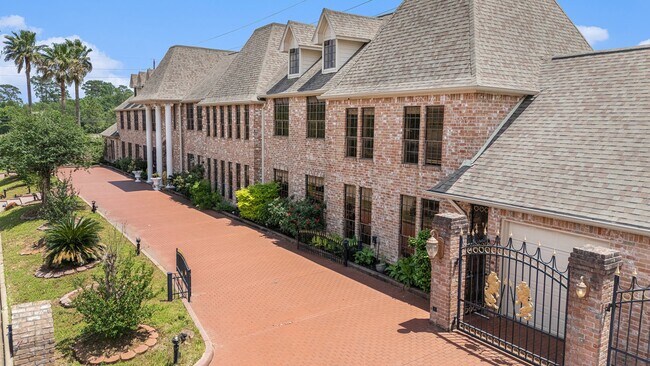 Foto del edificio - 7415 Naremore Dr