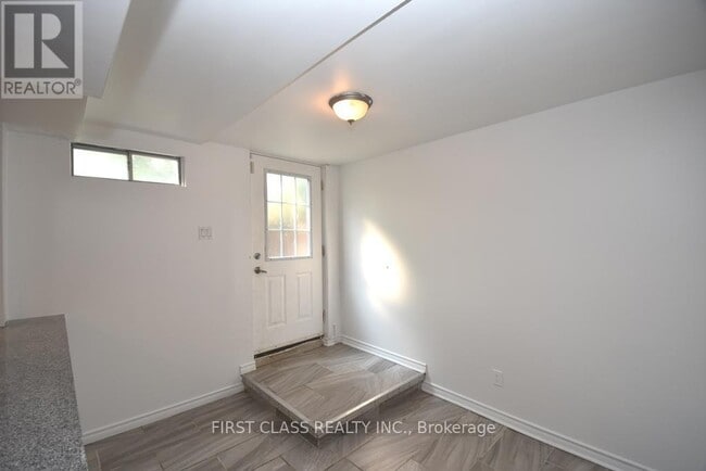 Building Photo - 15 Carle Crescent