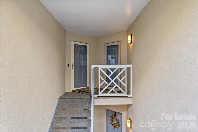 Building Photo - 19843 Henderson Rd