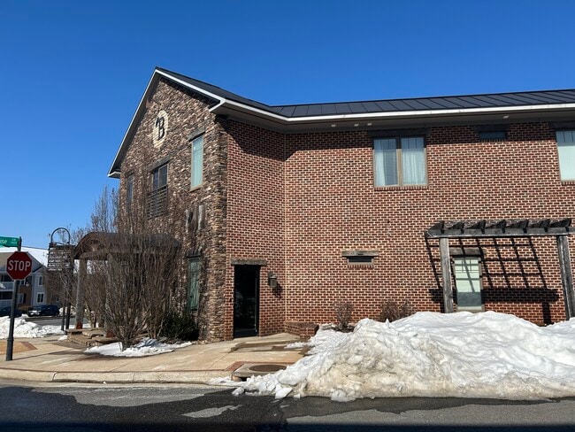 Building Photo - 100 Hexham Dr